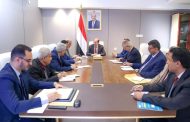 رئيس الوزراء يعقد اجتماعاً بقيادة وزارة المالية والمصالح الإيرادية التابعة لها