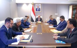 رئيس الوزراء يعقد اجتماعاً بقيادة وزارة المالية والمصالح الإيرادية التابعة لها