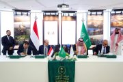 وسط احتجاجات في عدن ومحافظات أخرى.. اتفاقية يمنية سعودية بـ150 مليون دولار لدعم الكهرباء