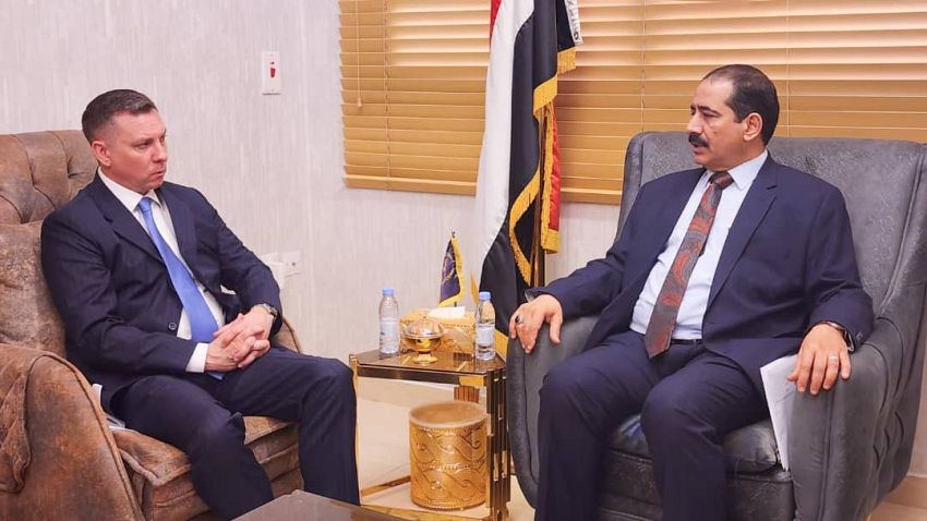 وزير الداخلية يبحث مع الملحق الأمني الأمريكي تعزيز التعاون في مكافحة الإرهاب