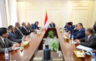 رئيس مجلس القيادة يؤكد أن التزام الدولة بخيار السلام لا يمكن أن يكون على حساب السيادة والكرامة وأمن اليمن ومستقبل اجياله