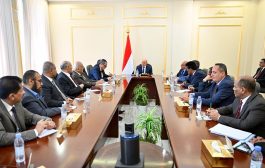 رئيس مجلس القيادة يؤكد أن التزام الدولة بخيار السلام لا يمكن أن يكون على حساب السيادة والكرامة وأمن اليمن ومستقبل اجياله