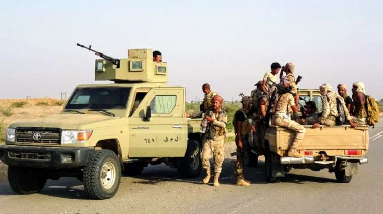 ضربات مسيّرة تطال ثكنات ومواقع حوثية في المنطقة العسكرية الخامسة