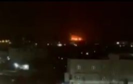 إندلاع حريق داخل ميناء المخا بعد قصف حوثي متجدد بالصواريخ الباليستية