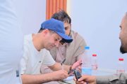 سوق الطاقة...«الراعبي» تراهن على دمج السيارات الكهربائية بالطاقة الشمسية في اليمن